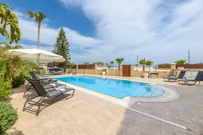 Image de Sirens Beach House - Private Pool Retreat