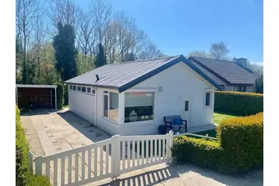 Image de Bungalow Scheldezicht in Zeeland close to the sea