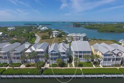 Image de Anglers Club ~ beautiful 4/3 townhome