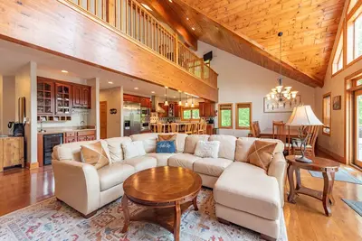 Image de Scenic Mountain Escape w/ Hot Tub & Games