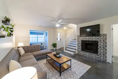 Image de Cozy Condo in Huntsville 5 minutes to Redstone Gate