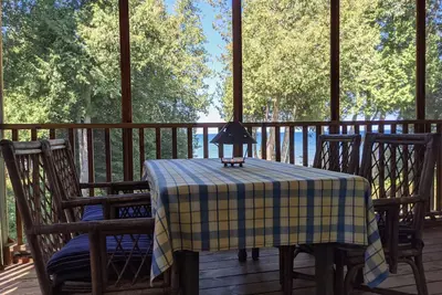 Image de Lakefront Cottage