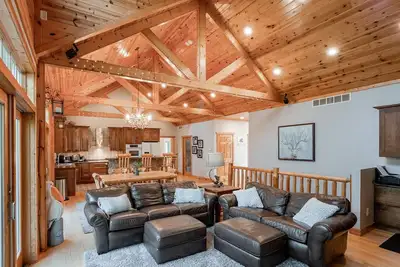 Image de Cabin Retreat - 90 minutes from Twin Cities - Can accommodate up to 10 people