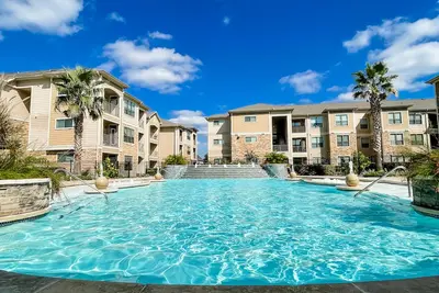 Image de Cozy Apartment with Pool & Gym | Energy Corridor Gem