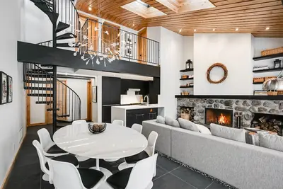 Image de Tremblant Ski In/Out Luxurious Nansenhus Townhouse