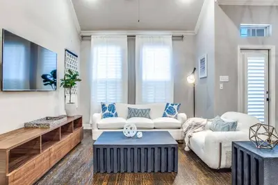 Image de Driem House Luxurious Home in Legacy - Long Term