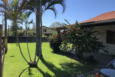 Image de Spacious beach house.
