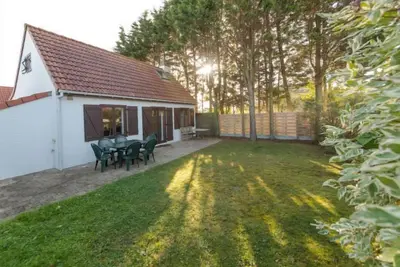 Image de Vissershuisje Nova with parking by Interhome