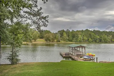 Image de Waterfront Greenwood Getaway w/ Deck & Grill!