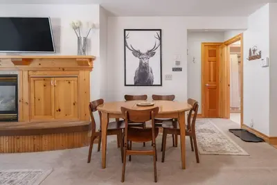 Image de Alpine Haven: Cozy Condo Near Grand Targhee, Skiing, Biking
