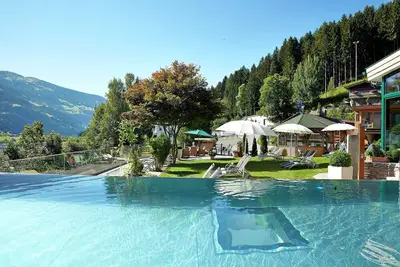 Image de Appartement spacieux à Kaltenbach avec garage