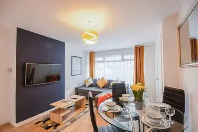 Image de 💎Spacious 4 Bed House, City Centre -Parking Avail