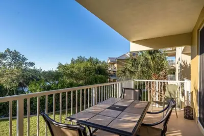 Image de Waterfront Town Home w/ Private Beach Access - Near Dining, Golf, & Marina