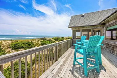 Image de Oceanfront Dog Friendly Home w/ Private Saltwater Pool, Hot Tub, and Tiki Bar
