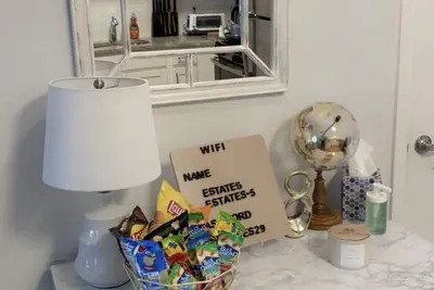 Image de Posh Luxurious Getaway w/ Rental Car + Garaged parking