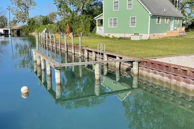 Image de Harsens Island Waterfront - Fully Updated & Clean - St. Clair River Boat Fish