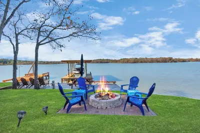 Image de Escape to Dockside -Lakefront Villa on Livingston