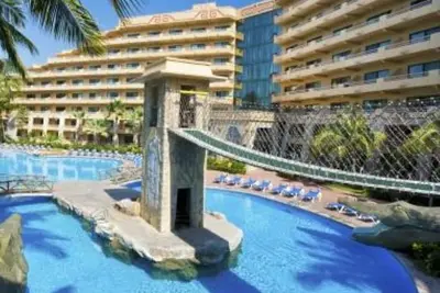 Image de Need a break from all the chaos out there, come to paradise village