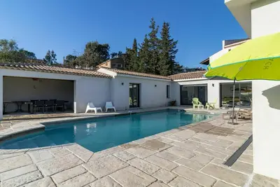 Image de Merveilleuse maison de vacances privée pour 6 personnes avec Wifi, piscine privée, Tv et terrasse