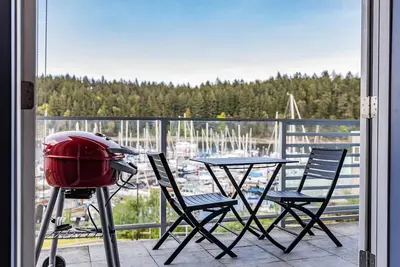 Image de This is the life! 2 bedroom oceanfront condo close to everything.