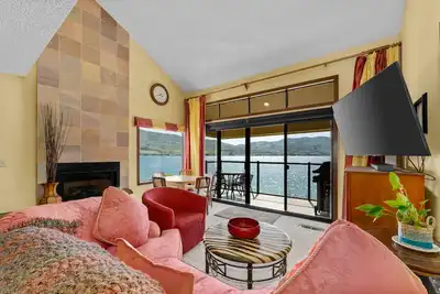 Image de Lakeside Condo w/Shared Pools, Hot tub & Tennis Court - Steps To Swimming Area