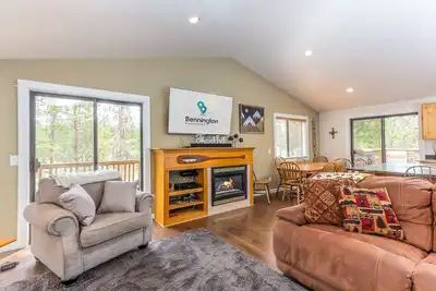 Image de Blue01 - Spacious Home, Ac, Sharc Passes, Hot Tub