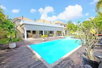 Villa de Standing 4 chambres pour 8 avec Piscine au Gosier