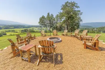 Image de Pet Friendly! Amazing Fall Break Deals! Pool & Hot Tub With Views! Ev Charger