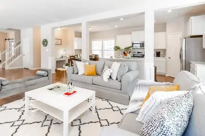 Image de Dream Retreat, Newly Built Indy 4Bd w/ Pool Table!