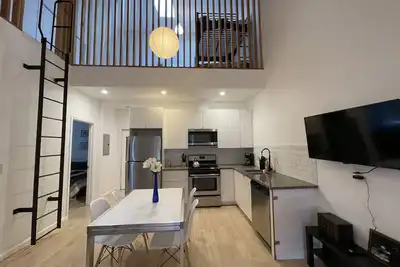 Image de Loft 1700b two blocks to Bart and Amtrak