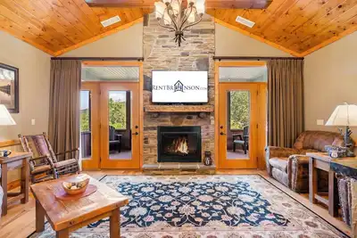 Image de No Stairs-Dog Friendly-Cozy Cabin near Taneycomo-Free Daily Local Fun!