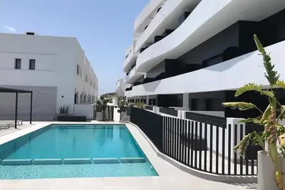 Image de Beautiful, modern villa with Pool and see vieuw
