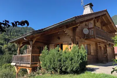 Image de La Chevrière, très beau chalet tout en madrier, vue panoramique, proche Megève
