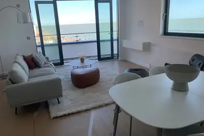 Image de On the Beach! Gorgeous designer apartment with stunning sea views