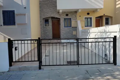 Image de Luxurious villa with High-End Amenities and Elegant Finishes.
