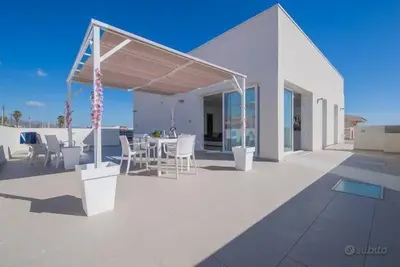 Image de Appartement de vacances Avola pour 1 - 6 personnes avec 3 chambres à coucher - Maison de vacances