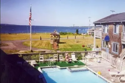 Image de Falmouth Heights/Cape Cod Beach Resort w private resort beach