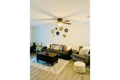 Image de Townhome minutes away from downtown Charleston and Folly Beach