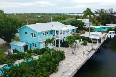 Image de Family friendly canal home, 150 ft dock, easy access to Atl & Gulf