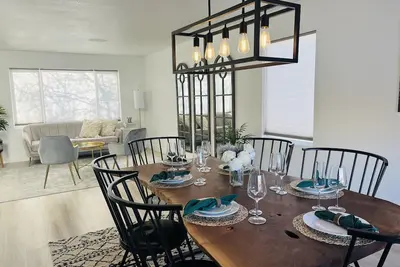 Image de Spacious centrally located family home in Sparks Nv!