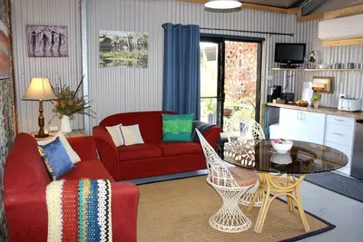 Image de Balingup Rustic Retreat - Marian Ponds. . Saltwater swimming pool, great gardens\n