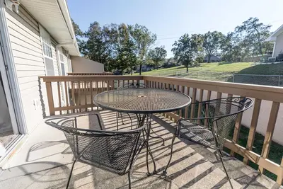 Image de Peaceful Golf View Loft Condo | Near Strip & Lakes