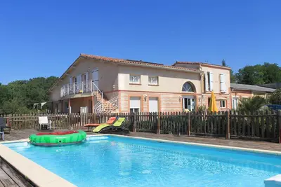 Image de Gites Ushuaia avec piscine extérieur