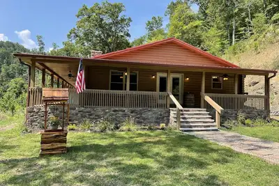 Image de Spacious 3 bedroom cabin with hot tub