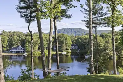 Image de Beautiful Private Lakehouse & Infinity Pool 1 Hour to World Cup Boston Stadium! !