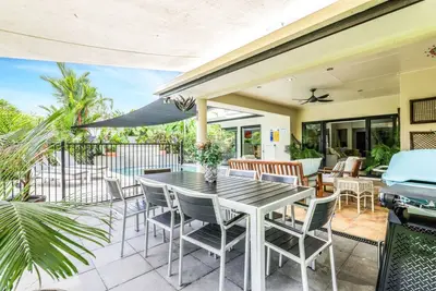 Image de Tranquil Palm Cove Retreat with Heated Pool, Lush Gardens & Steps to the Beach
