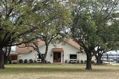 Image de Lakehouse on Eagle Mountain - Family Fun or Pickleball Getaway! New full Remodel