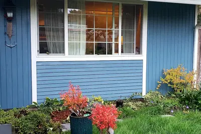 Image de Great quiet family friendly location near chambers Bay. Private covered patio.