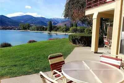 Image de 2 Bedroom Waterfront Condo on Lake Chelan!