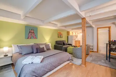 Inn On 8th, Suite C - In the Heart of Town